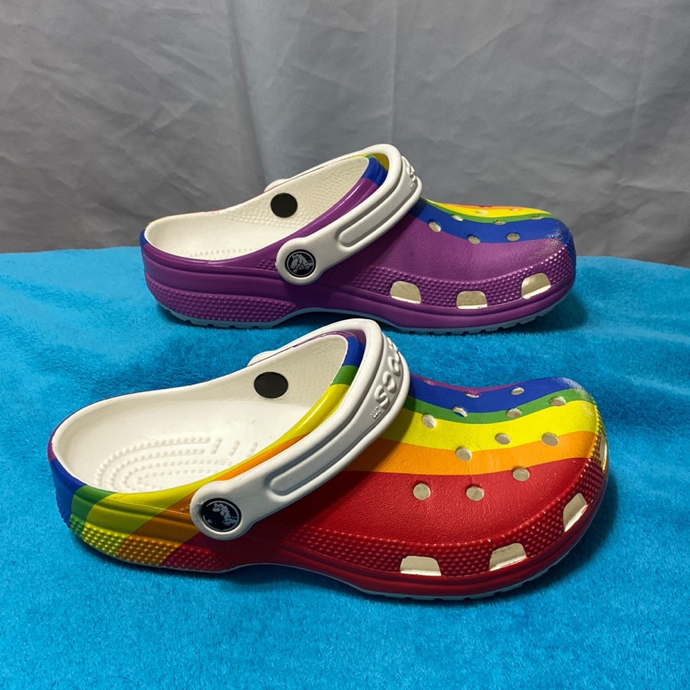 Crocs Rainbow Stripes LE